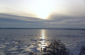 Длина береговой линии озера достигает 45