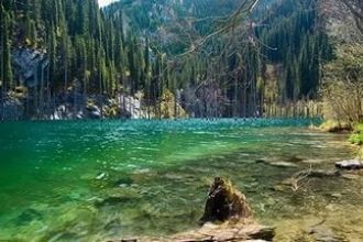 Озеро Каинды всего 400 метров протяженно