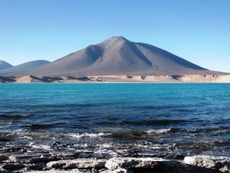 Вулкан Охос-дель-Саладо является одним и
