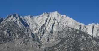 Наверх могут подниматься одновременно ше