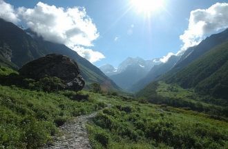 Расположена она на высоте 3,5 – 4,0 тыся