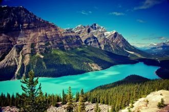 Канадские скалистые горы рамкой очерчива