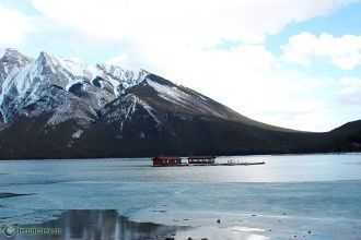 В результате строительства плотин уровен