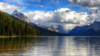 Средняя глубина озера Малайн равна 35 ме