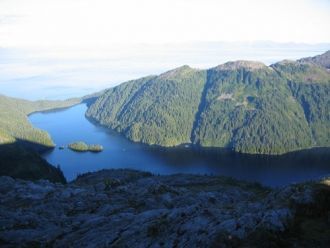 Её образование связано с падением метеор