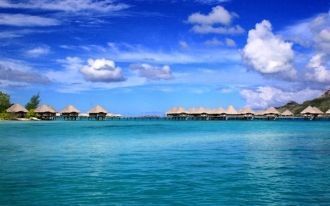 Климат на острове тропический. Средняя т