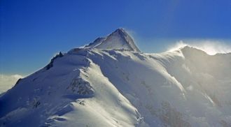 Самый крупный - Коксель, расположенный н