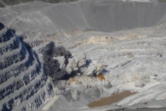 При разработке месторождения применяется