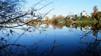 Прозрачность воды до 4,2 м (зимой). Зара