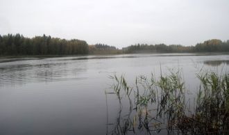 Водосбор преимущественно равнинный, мест