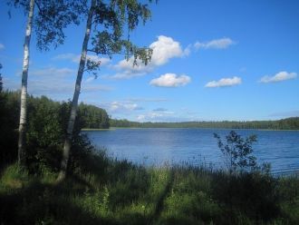 Максимальная глубина составляет 33,5 м, 