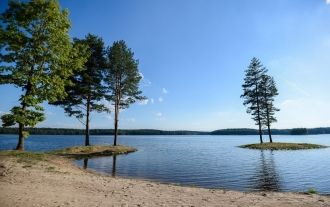 Песчаное дно распространяется до глубины