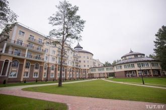 Тут расположены и санаторий и база отдых