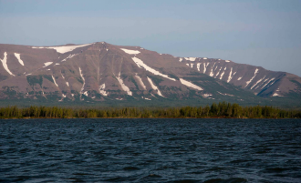 Длина озера 30 км, ширина – 11 км, средн