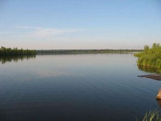 Площадь водосбора 12100 км2. В южной час