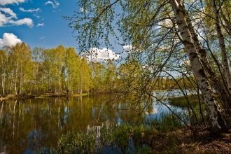 Урез воды расположен на высоте 47 м над 