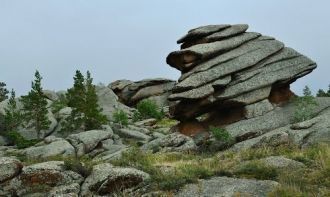 В основании горы Тамгаташ находится знам