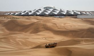 Водная граница проходит по западной, сев