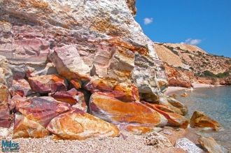 В минойскую эпоху Милос уже является одн