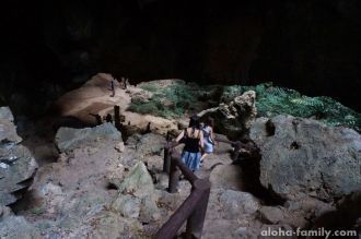 Спуск в пещеру Phraya Nakon.