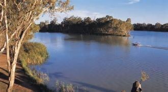 У реки Дарлинг четко выраженное течение,