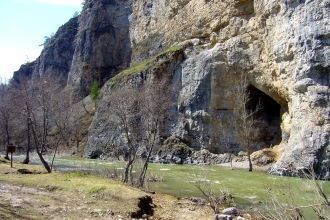 Ходы и гроты пещеры развиты преимуществе