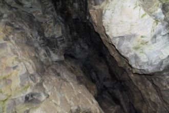 Второй и третий гроты соединяются 4-метр