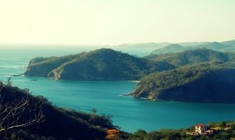 На озере Никарагуа имеется ряд крупных г
