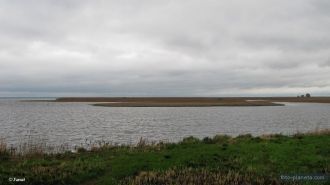 Рассказывают также и о великой битве меж