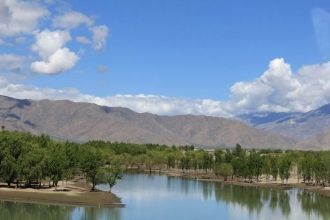 При всей своей, с позволения сказать, же