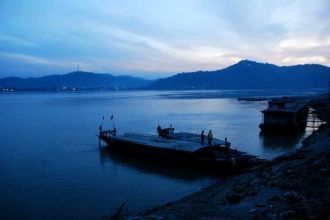 Каяк одного из членов экспедиции — Дуга 