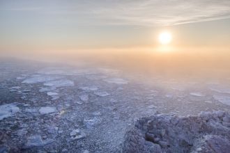 Его площадь составляет около 81 квадратн