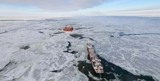 Как правило, свободной ото льдов остаётс