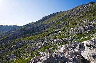 Сложность Снежной пещеры заключается в б