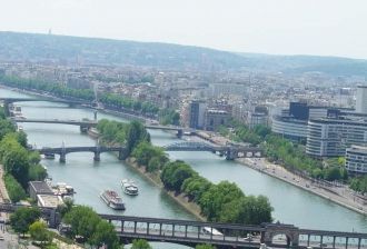 В настоящее время река Сена — это центра