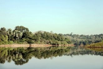 Река Гамбия несёт свои мутные воды к Атл