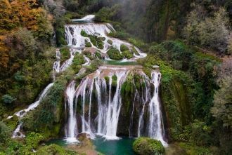 Существует красивая легенда о водопаде М