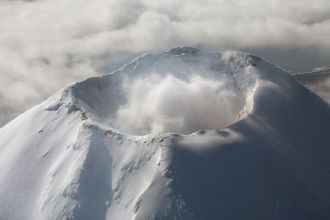При высоте в 2857 м вулкан Шишалдина явл