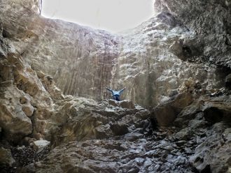 Одна из самых интересных – пещера «Сквоз