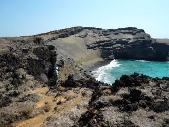 Он неразрывно связан с лавой. Спускаясь 