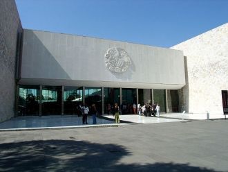 Каждый выставочный зал музея посвящен од