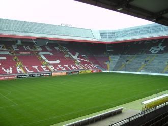 В ходе реконструкции стадиона в 1992-199