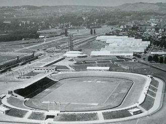Арена была построена в 1929-1933 годах.