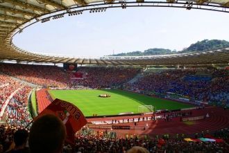 Вместимость Стадио Олимпико 72 700 челов