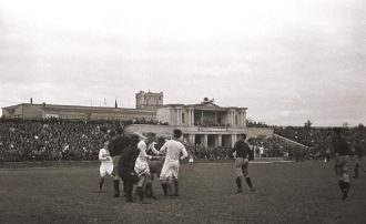 История футбольного стадиона Центральног