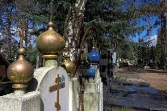 Русское кладбище эмиграции отличается от