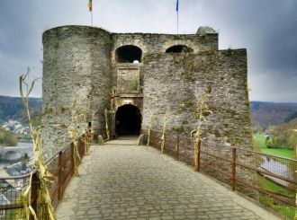 Замок  уникален тем, что это единственна