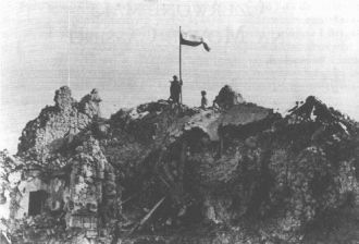 Взятая вершина Монтекассино, 1944.