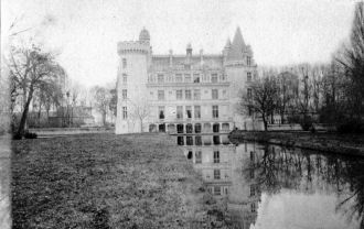 В  1809 году замок был куплен богатым пр